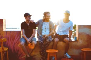 Relacionamentos Masculinos: Por Que os Homens de 40 Não Têm Amigos de Verdade